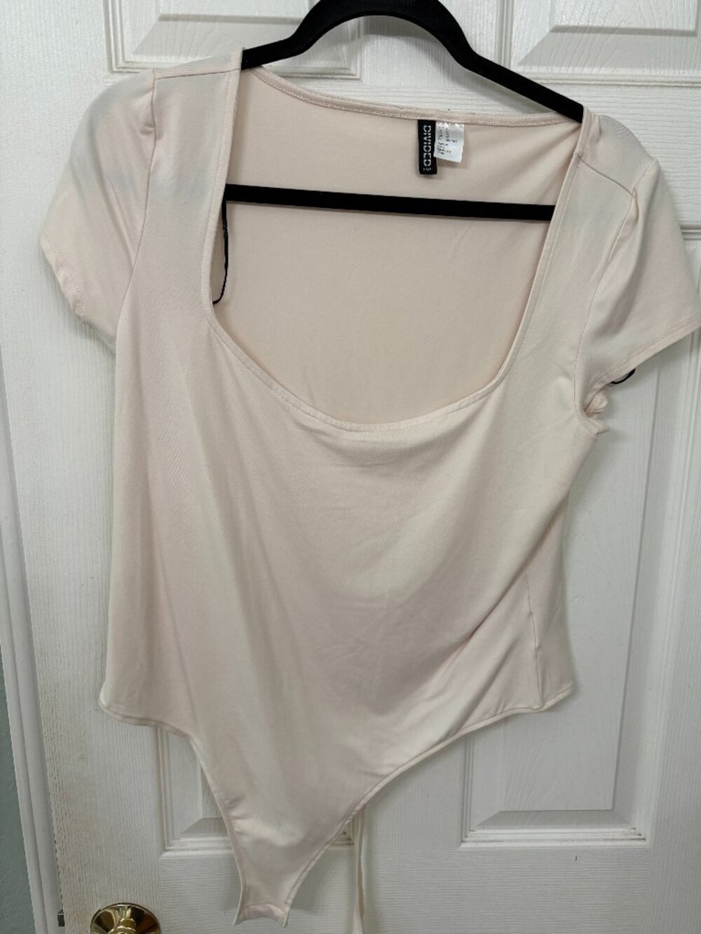 🛍️ H&M Divided Short Sleeve Scoop Neck Bodysuit Size XL Cream Beige